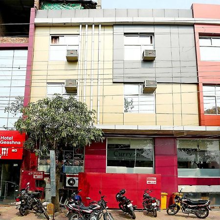 Oyo Flagship Hotel Krishna Chinhat Bagian luar foto
