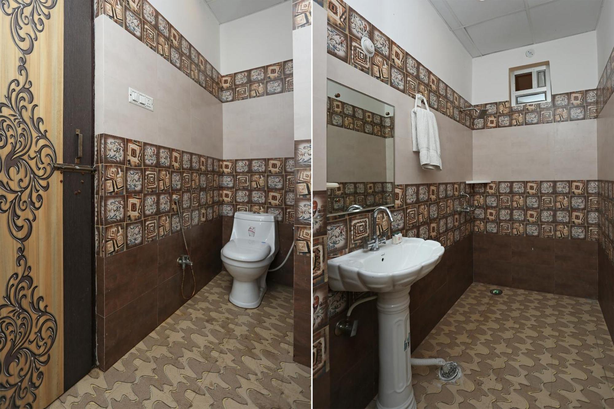 Oyo Flagship Hotel Krishna Chinhat Bagian luar foto